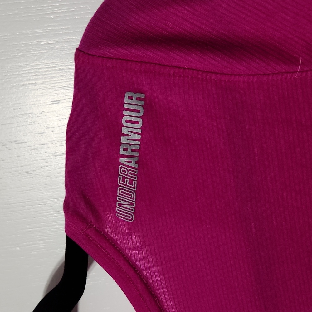 Workout top - Picture 3 of 5